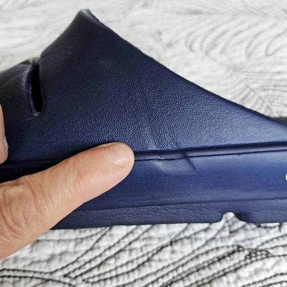 VGUC OOFOS Ooahh Recovery Slide Sandals Deep Navy Comfort Unisex M8 W10 - Picture 6 of 14